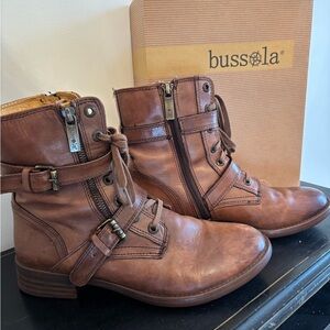 Beautiful and stylish, like new Bussola Tan Leather Ankle Boots